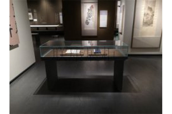 博物馆桌柜15