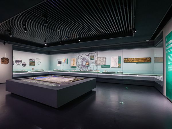博物馆展柜图片 博物馆沿墙通柜