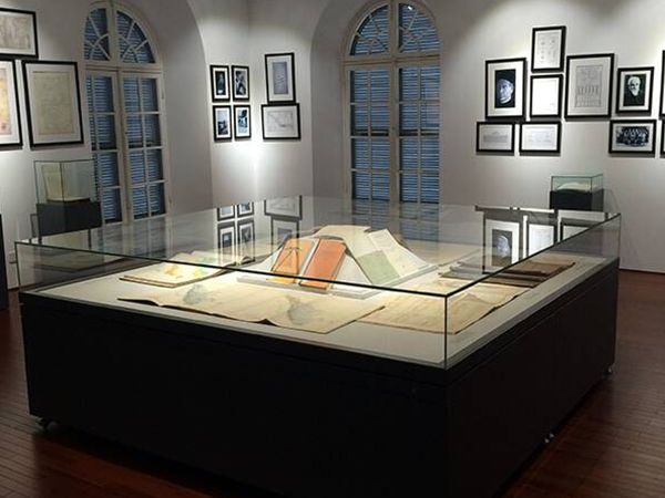 博物馆展柜图片大全 博物馆桌面展柜