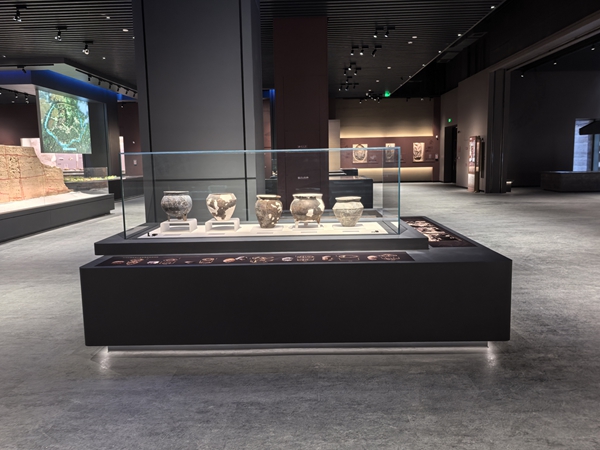 文物展柜图片 桌面文物展柜