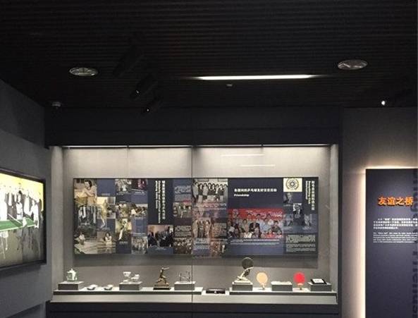 博物馆展柜图片大全 博物馆沿墙展柜