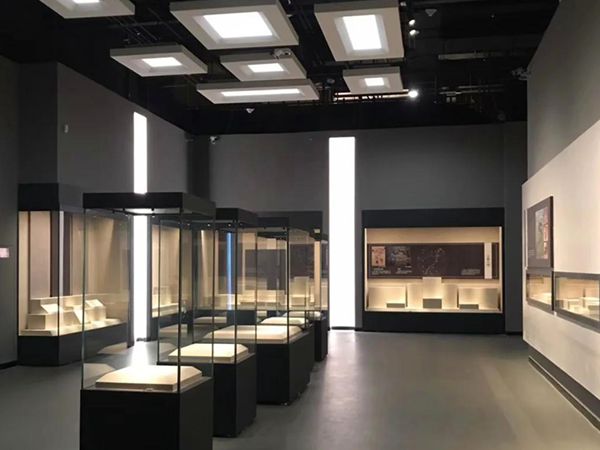 博物馆展柜图片大全 博物馆独立展柜